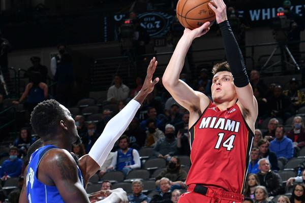 手郑钦文无 手郑钦文无