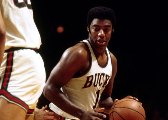 在令人瞩目 在令人瞩目